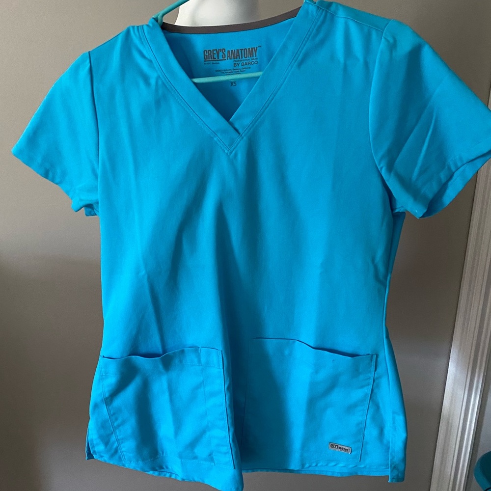 GREYS ANATOMY SCRUB TOP